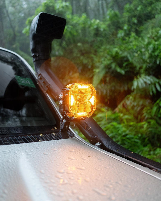 CUBE-Z série 4″ Projecteurs LED compacts tout-terrain avec blanc DRL & feux clignotants orange – vue 2 – NOVADOMIO
