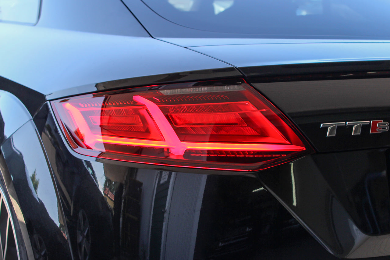 Complete set LED taillights with dynamic blinker for Audi TT 8S (FV) – vue 3