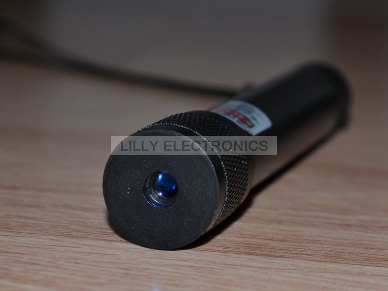 Pointeur laser rouge 650 nm 100 mW / 200 mW Mise au point réglable – 2 piles CR2 – vue 3