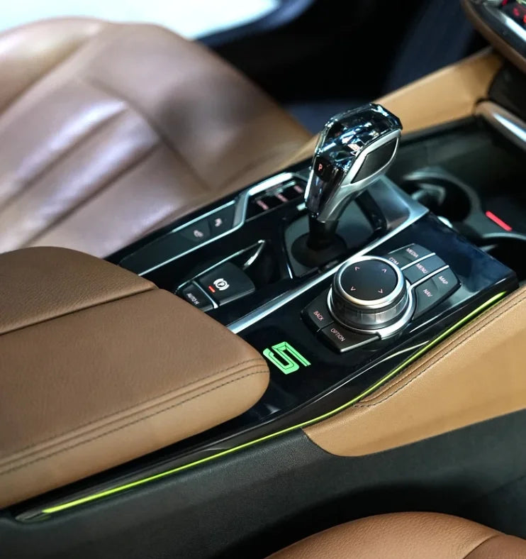Éclairage de console et porte-gobelet BMW Série 5 G30 – photo 5