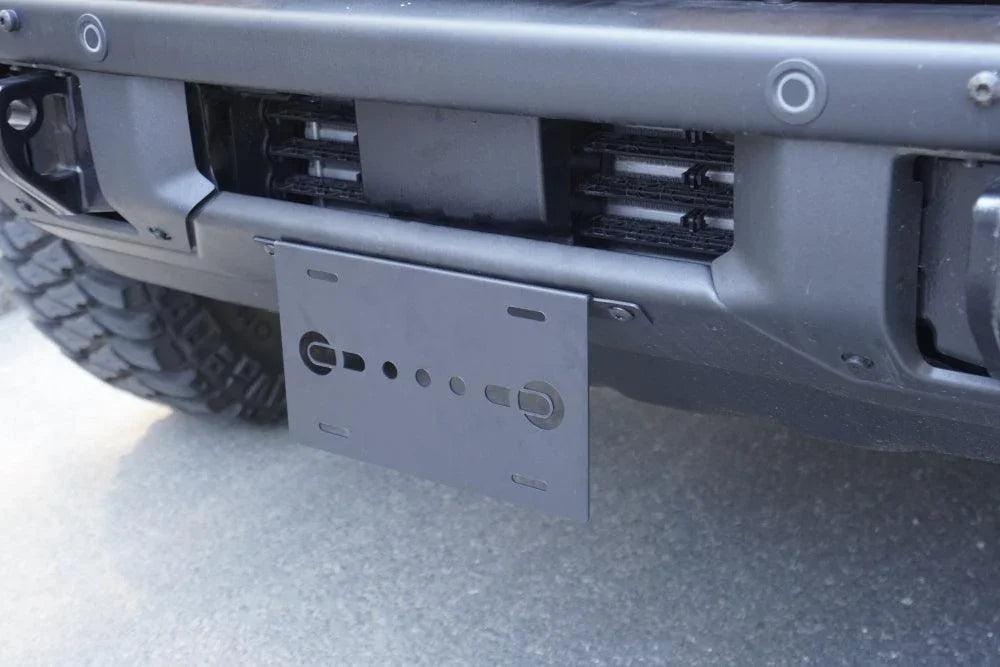 Front Bumper License Plate Mount Holder Compatible avec 2021-later Ford Bronco Accessories 2021 2022 2023 4/2 Door – vue 2