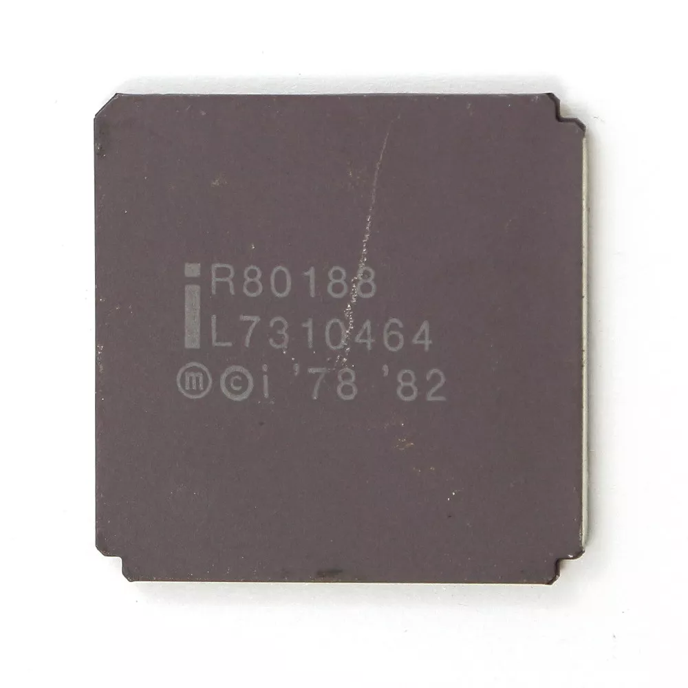 Package R80188 : LCC ; Microprocesseur 8 bits à haute intégration – vue 6