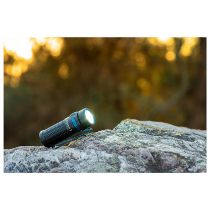 Lampe torche Olight Baton 3 Premium Edition, 1 200 lm – vue 7 – NOVADOMIO